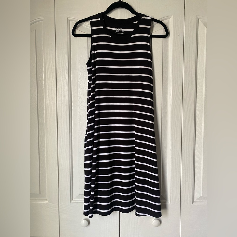 NWT- STRIPED BLACK AND WHITE TANK SUN DRESS WITH POCKETS